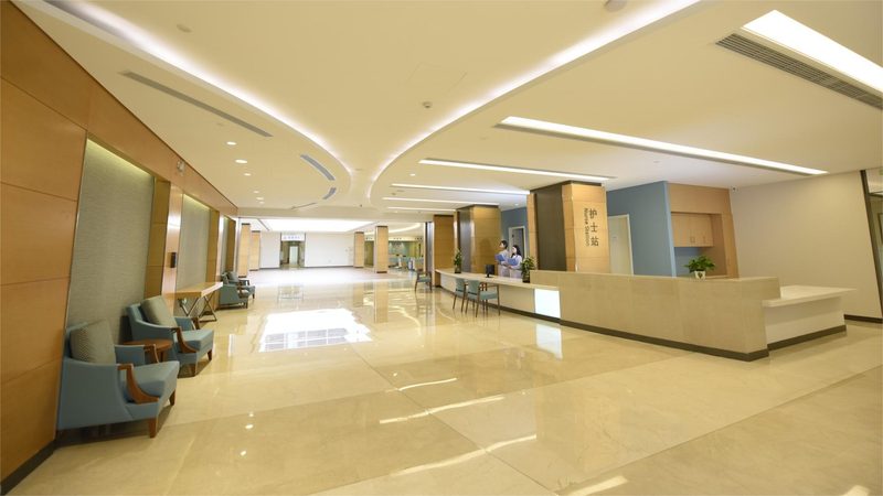 在具体选择养老床宽度时，可以从以下几个方面进行考虑：